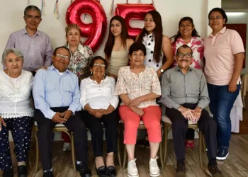 .Fotos: Rubén Morales // Familiares y amigos de la cumpleañera compartieron con ella un agradable desayuno y le expresaron sus mejores deseos.