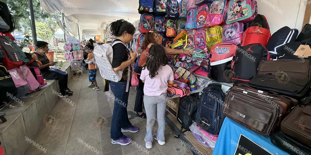 Regreso a clases: Aumentos entre 5 y 16% en útiles y zapatos