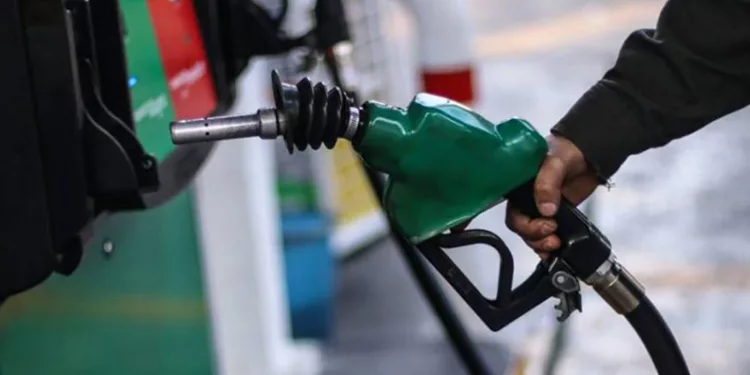 ¡Gasolina a menos de $24! Profeco pacta para renovar tope de precio con gasolineros