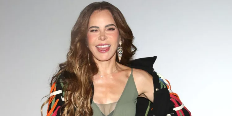 Golpe legal a favor de Gloria Trevi: IMPI retira del mercado el libro “Todo a la Luz” y aplica multa millonaria