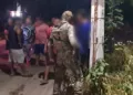 Habitantes del fraccionamiento La Noria mantuvieron bajo resguardo al sospechoso sobre la avenida Principal tras ser señalado por robo.