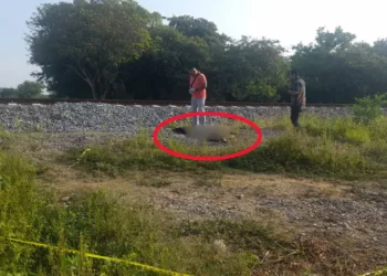 Hallan a hombre sin vida junto a carretera y vías en Unión Hidalgo
