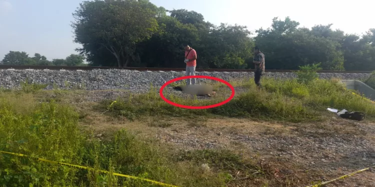Hallan a hombre sin vida junto a carretera y vías en Unión Hidalgo
