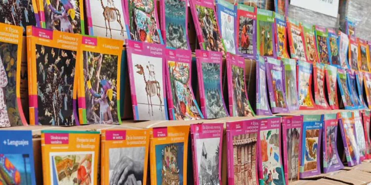Más de 6 millones de libros de texto llegan a escuelas de Oaxaca para el nuevo ciclo escolar