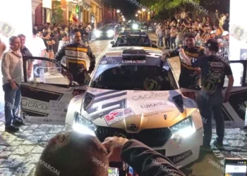 Fotos: Leobardo García Reyes // La ceremonia de la arrancada del Rally Sierra Juárez se dio en el Andador Turístico.