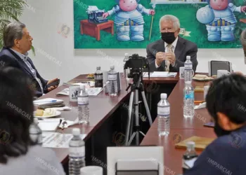 Foto: Archivo El Imparcial // La visita del maestro Modesto Seara Vásquez a EL IMPARCIAL, en julio de 2022.