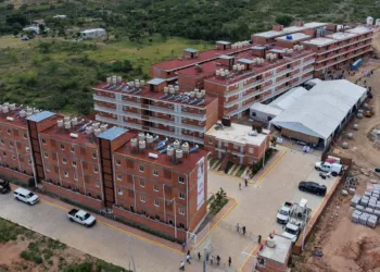 La presidenta encabezó la entrega de 68 viviendas del Infonavit en Huajuapan de León.