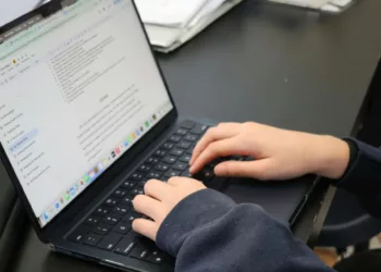 ¿Cómo elegir la laptop ideal para la universidad en este regreso a clases 2026?
