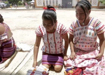 Las artesanas recibirán formación para mejorar los procesos de producción.