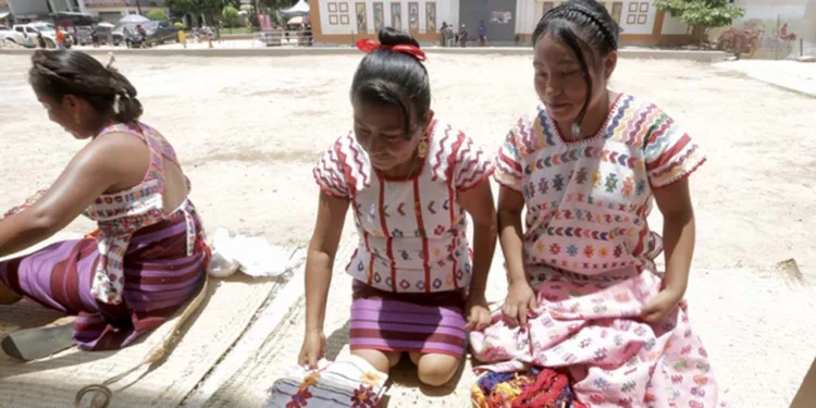 Las artesanas recibirán formación para mejorar los procesos de producción.