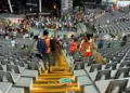 Foto: Municipio de Oaxaca de Juárez // Limpieza del auditorio luego de concluir la Guelaguetza.