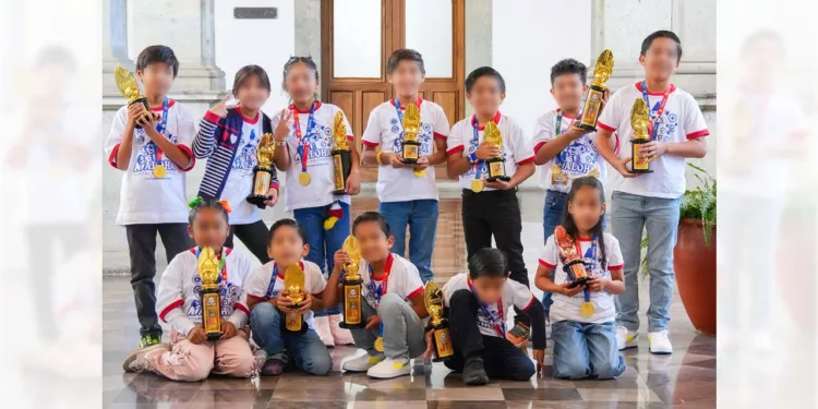 Los estudiantes demostraron sus habilidades y conocimientos en matemáticas ante más de mil niños de 40 países.