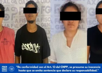 ¡Golpe al narcomenudeo en Juchitán! Caen cuatro con droga, arma y un chaleco de la Fiscalía