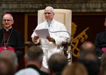 El Papa León XIV alerta sobre los riesgos de la IA y pide leyes para proteger la dignidad humana