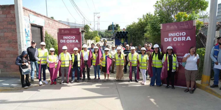 Nancy Benítez encabezó el inicio de obras.