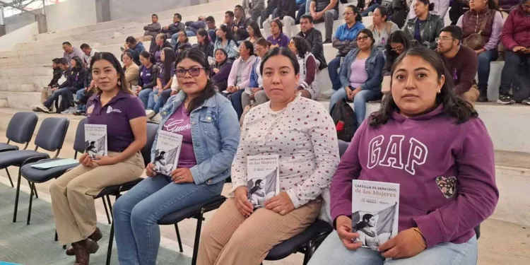 Personal docente, administrativo y estudiantes participaron en una jornada.