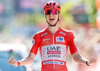 Tadej Pogacar domina la etapa 4 de la Vuelta a España 2026 y consolida su liderato en Andorra