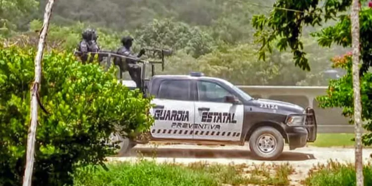 Foto: redes sociales // Policías chiapanecos invadieron territorio comunal de los Chimalapas.