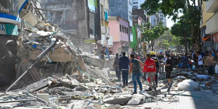 ¡Colombia no sale de la pesadilla! Tras sismo de 7.4 van 224 muertos y 239 atrapados en Cali