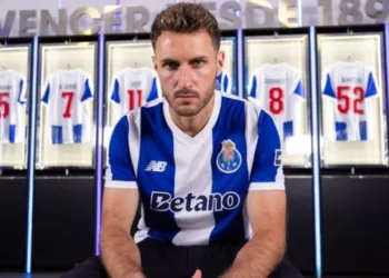 VIDEO | ¡Dragón mexicano! Santiago Giménez es nuevo jugador del Porto para la temporada 2026