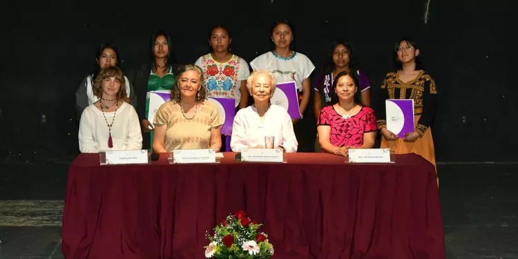 Fotos: Rubén Morales // Seis jóvenes oaxaqueñas iniciaron una nueva etapa al integrarse al programa de becas del Fondo Guadalupe Musalem.