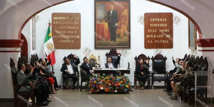 Foto: Adrián Gaytán // Sesión solemne en el cabildo por el Bicentenario de la creación del Instituto de Ciencias y Artes de Oaxaca.