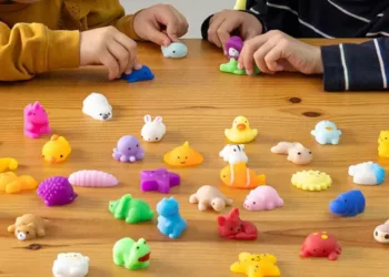 ¡Cuidado! El peligro oculto de los ‘squishies’ que está mandando a niños al hospital