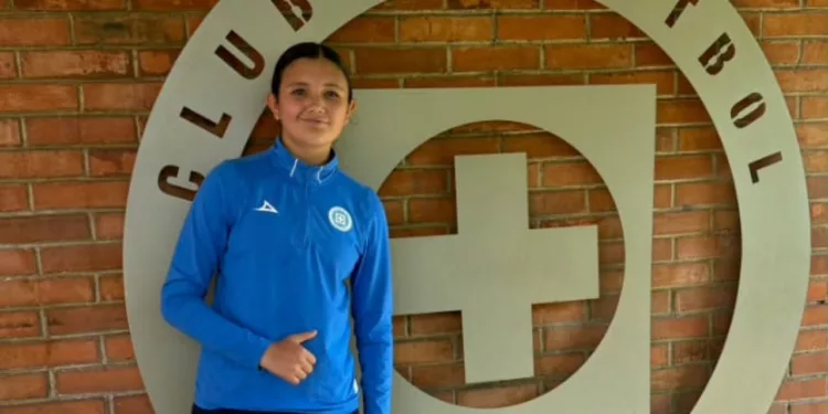Valentina Vilchis, orgullo oaxaqueño, firma con Cruz Azul Femenil Sub-15
