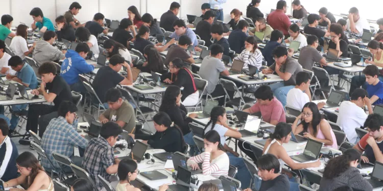 Se registraron 1,239 aspirantes para examen de la UNAM en Oaxaca; rector asegura que se atienden casos específicos