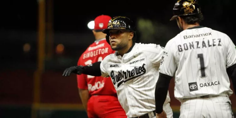 Fotos: Jorge Plata // Toma Guerreros de Oaxaca ventaja 3-2 en los Playoffs de la LMB