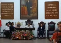 Regidor renuncia a comisión y exhibe irregularidades en centro comercial Parque Oaxaca; acusa a edil de usar IA