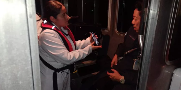 Marina evacúa de emergencia a tripulante japonés a 50 millas de Huatulco