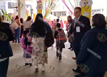 Inician clases más de 812 mil estudiantes en Oaxaca