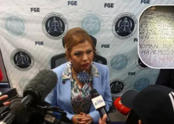 Narcomanta y cabeza de cerdo: amenaza sacude a la fiscalía de Baja California!