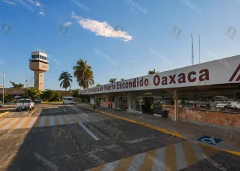Usan al aeropuerto de Puerto Escondido como terminal camionera