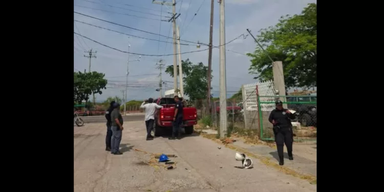 Trabajo en altura termina en caída de cinco metros: trabajador de CFE queda grave en Ixtepec