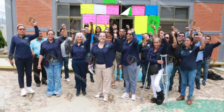 Profesores revientan contra el Conalep Oaxaca: denuncian recortes, despidos y menos horas de clase