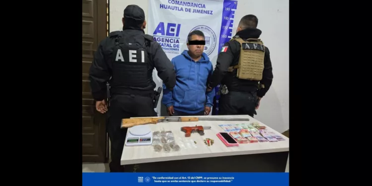 Cateo en Huautla termina con un detenido, drogas, armas y dinero asegurados