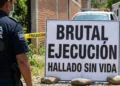 ¡Brutal ejecución en El Tule! Hallan a hombre con un balazo en la cabeza y una cartulina a su lado