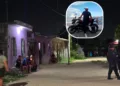 ¡Lo persiguieron hasta su casa! Asesinan a ex guardia nacional y balean a su padre en “la mística”