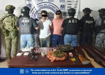 ¡Arsenal y droga en San Pedro Atoyac! Caen dos y descubren cuatro armas largas en un cateo