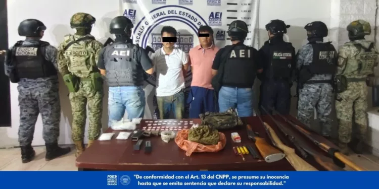 ¡Arsenal y droga en San Pedro Atoyac! Caen dos y descubren cuatro armas largas en un cateo