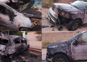 Misterioso incendio consume dos vehículos durante la madrugada en El Rosario