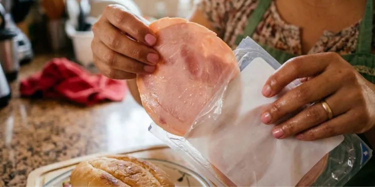 ¿Es malo comer el jamón cuando le sale “baba”? Esto dicen los expertos