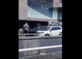 ¿Cómo pudo caer? Estructura aplasta camioneta en Interlomas y mata a una mujer