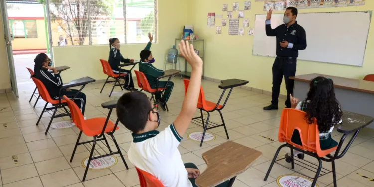 ¡No más reprobados por faltas! La SCJN frena el castigo automático en las escuelas