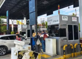 Huitzo toma la caseta de Capufe: liberan el paso y exigen freno a la contaminación