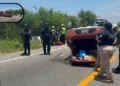 Familia de Santa María Xadani sufre aparatosa volcadura en la federal 185