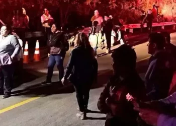 Ambos hombres perdieron la vida tras un grave accidente vial en el corazón de la Sierra Mixe.