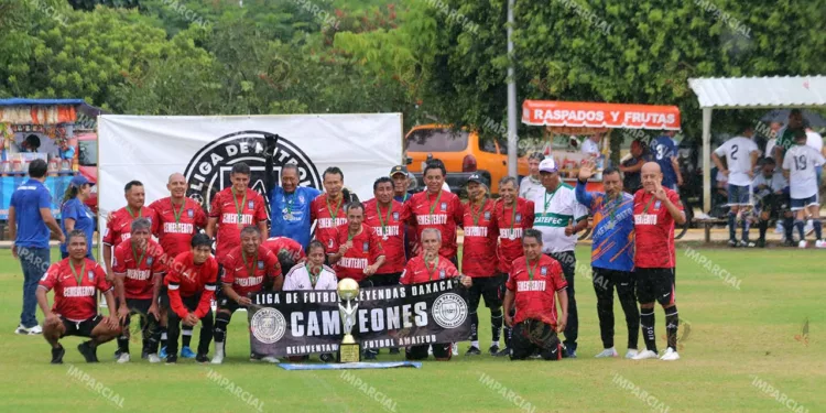 Fotos: Leobardo García Reyes // Cementerito es el campeón de la Liga de Leyendas en categoría Oro.